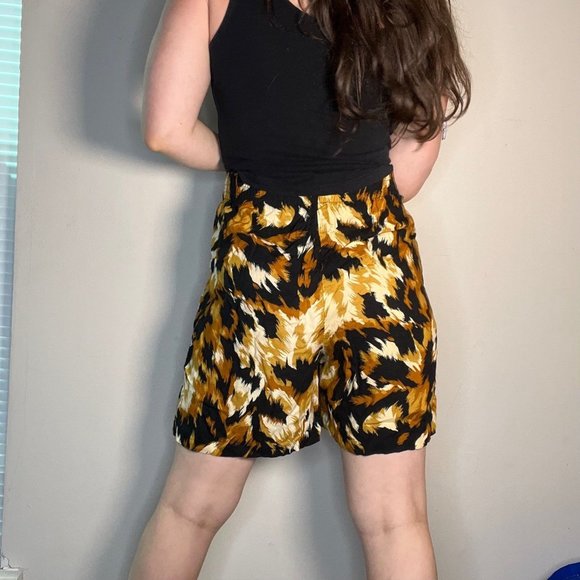 Vintage 80s/90s Elastic Waist High Rise Printed Shorts - Picture 3 of 12